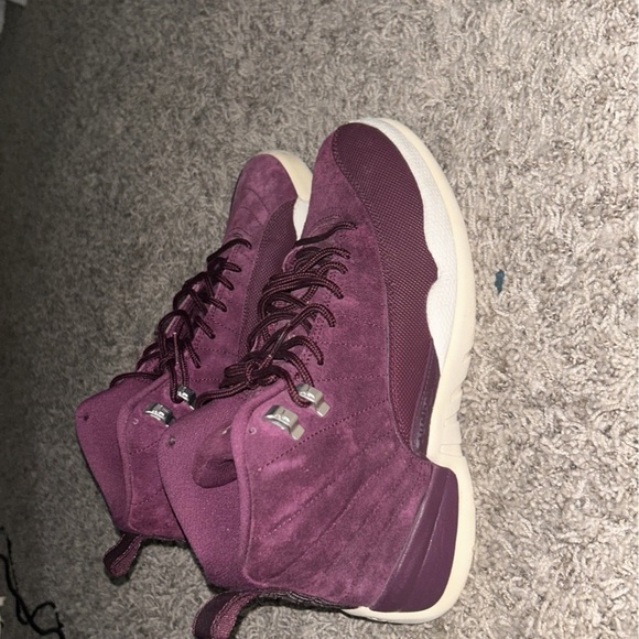 Jordan 12 Bordeaux - Picture 1 of 3